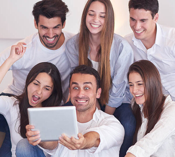 Ways to have fun with your friends at home during the weekend